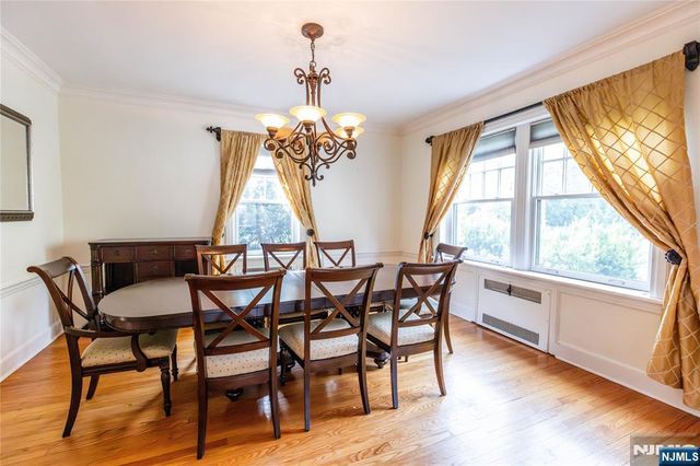 22 Serafin Place, Glen Rock, NJ 07452