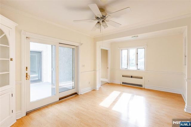 22 Serafin Place, Glen Rock, NJ 07452