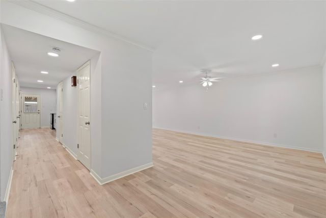12907 Trail Hollow Drive 2907, Houston, TX 77079