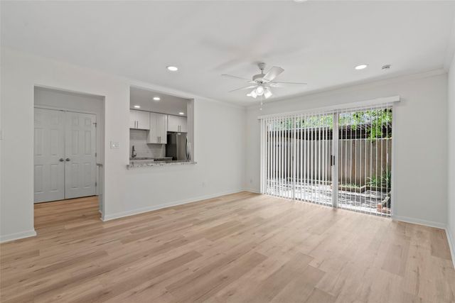 12907 Trail Hollow Drive 2907, Houston, TX 77079