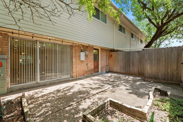 12907 Trail Hollow Drive 2907, Houston, TX 77079