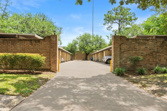12907 Trail Hollow Drive 2907, Houston, TX 77079