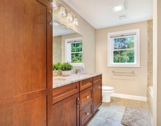 245 High St, Acton, MA 01720