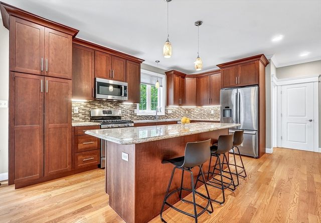 245 High St, Acton, MA 01720