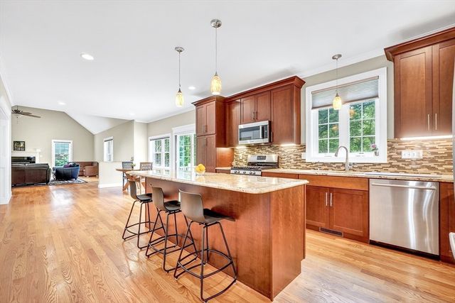 245 High St, Acton, MA 01720