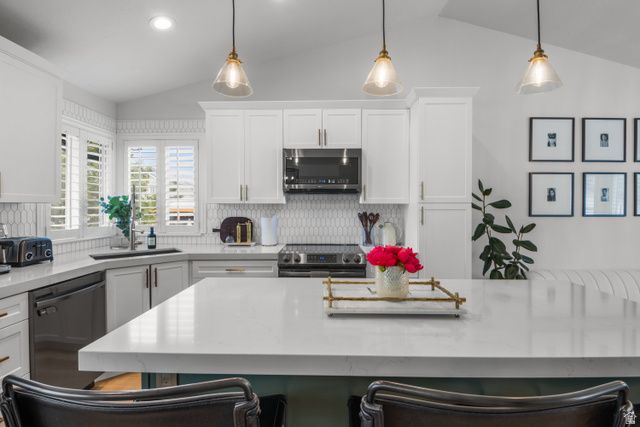 10932 S SEGOVIA CIR, Sandy, UT 84094