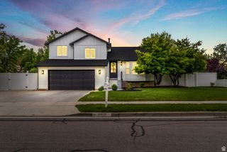10932 S SEGOVIA CIR, Sandy, UT 84094