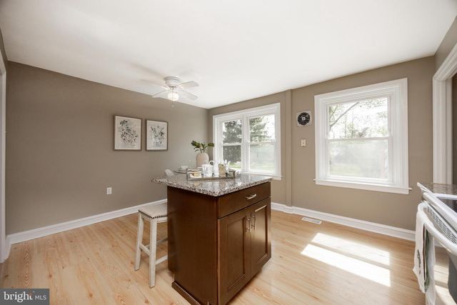 12 WILLOW AVE, Audubon, PA 19403