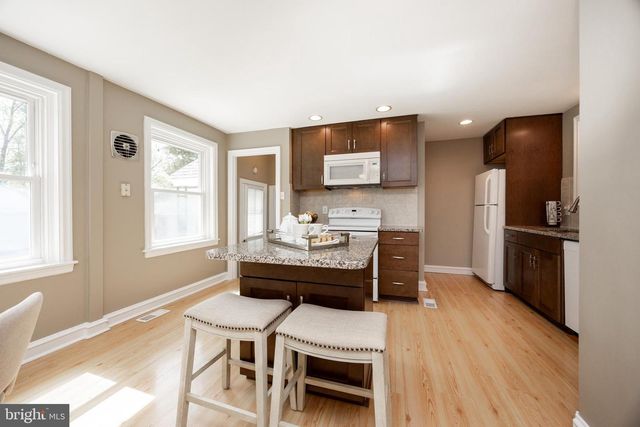 12 WILLOW AVE, Audubon, PA 19403