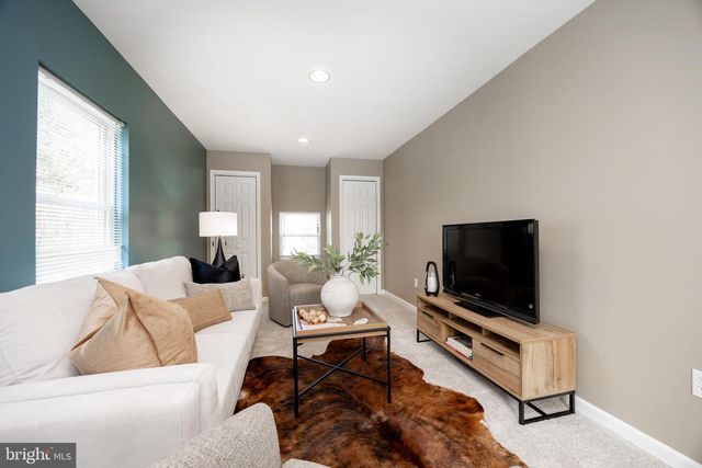 12 WILLOW AVE, Audubon, PA 19403