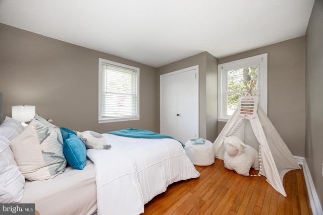 12 WILLOW AVE, Audubon, PA 19403