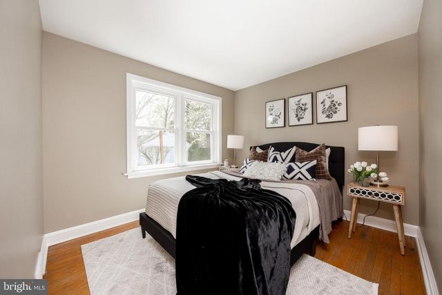 12 WILLOW AVE, Audubon, PA 19403