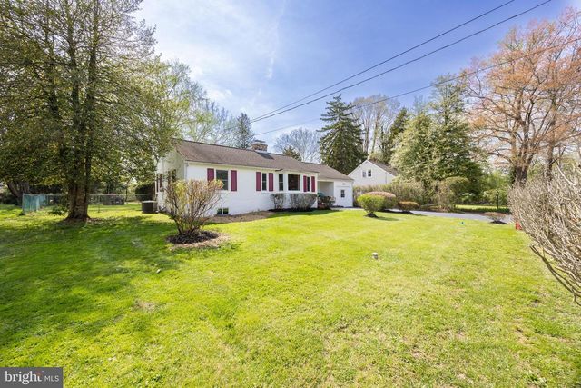 12 WILLOW AVE, Audubon, PA 19403