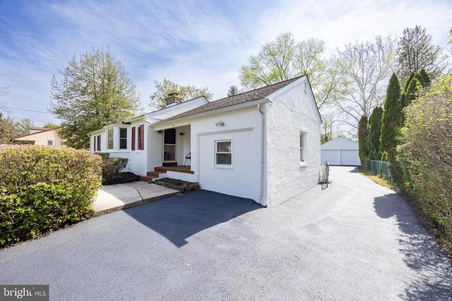 12 WILLOW AVE, Audubon, PA 19403