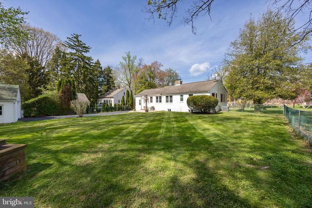 12 WILLOW AVE, Audubon, PA 19403