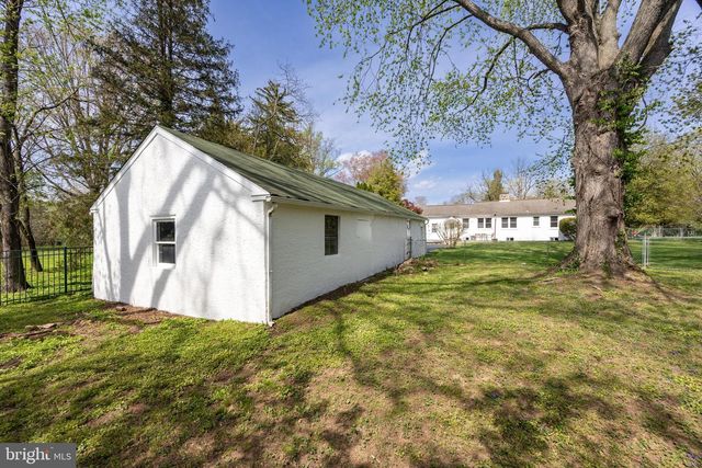 12 WILLOW AVE, Audubon, PA 19403