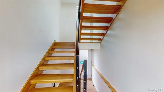 16 Tiernans Lane, Dobbs Ferry, NY 10522