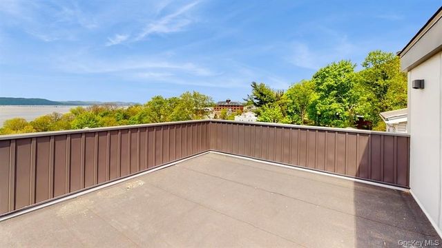 16 Tiernans Lane, Dobbs Ferry, NY 10522