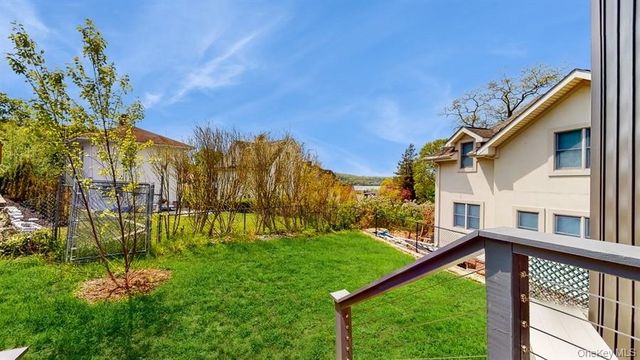 16 Tiernans Lane, Dobbs Ferry, NY 10522