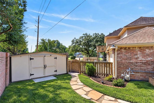 7214 Creek Crest Drive, Houston, TX 77095
