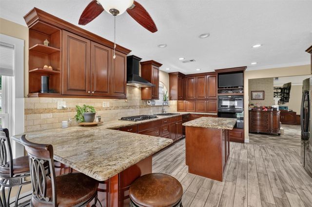7214 Creek Crest Drive, Houston, TX 77095