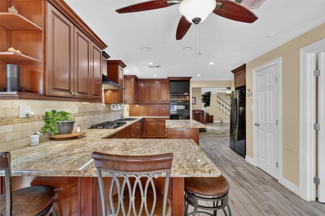 7214 Creek Crest Drive, Houston, TX 77095