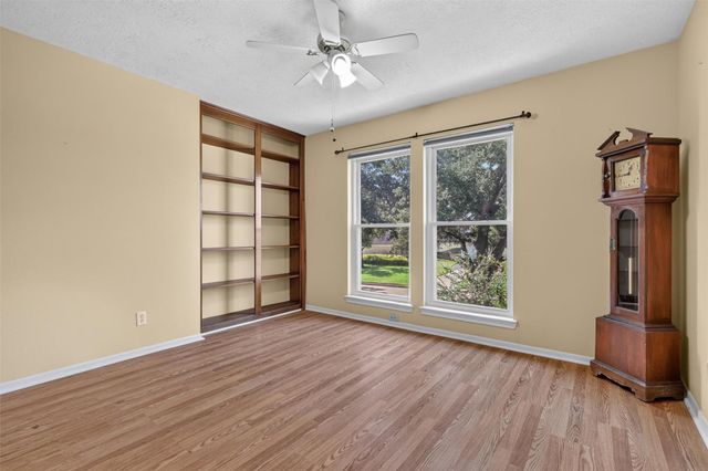 7214 Creek Crest Drive, Houston, TX 77095