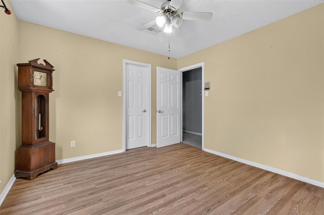 7214 Creek Crest Drive, Houston, TX 77095