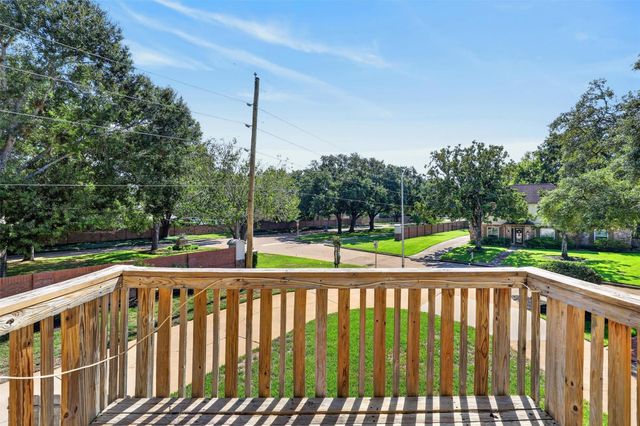 7214 Creek Crest Drive, Houston, TX 77095