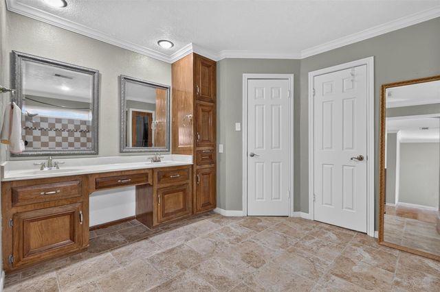 7214 Creek Crest Drive, Houston, TX 77095