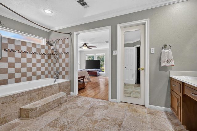 7214 Creek Crest Drive, Houston, TX 77095