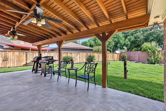 7214 Creek Crest Drive, Houston, TX 77095
