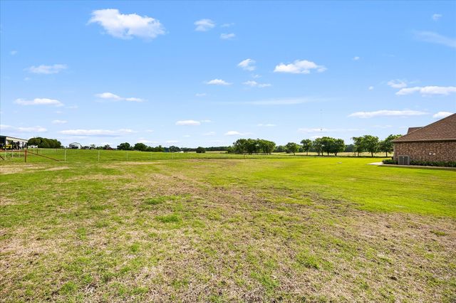 331 Mcclendon Road, Lavon, TX 75166
