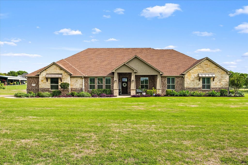 331 Mcclendon Road, Lavon, TX 75166