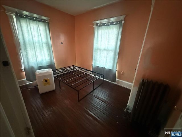 63 Saint Paul Avenue, Newark, NJ 07106