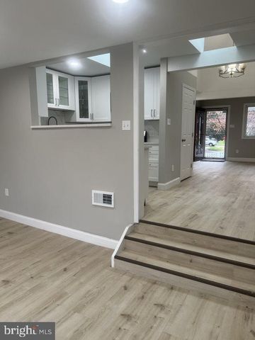 3 LAKECREST CIR, Greenbelt, MD 20770