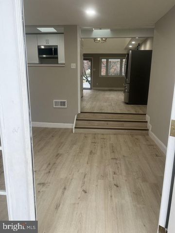 3 LAKECREST CIR, Greenbelt, MD 20770