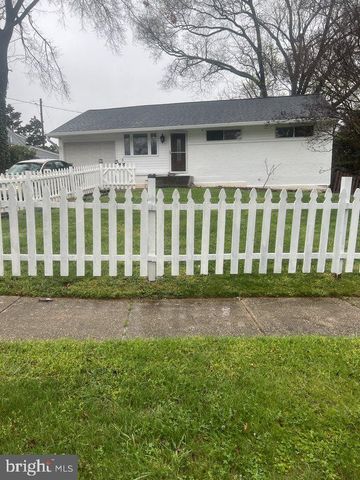 3 LAKECREST CIR, Greenbelt, MD 20770