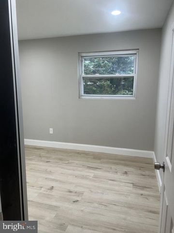 3 LAKECREST CIR, Greenbelt, MD 20770