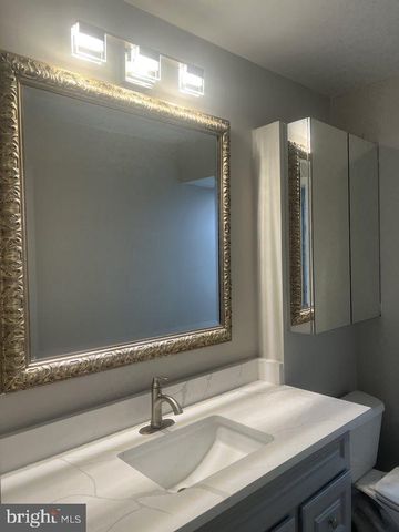 3 LAKECREST CIR, Greenbelt, MD 20770