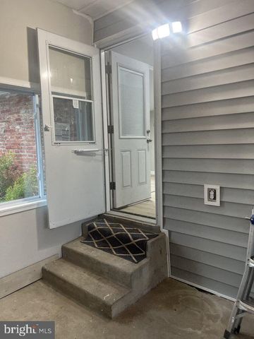 3 LAKECREST CIR, Greenbelt, MD 20770