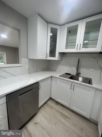 3 LAKECREST CIR, Greenbelt, MD 20770