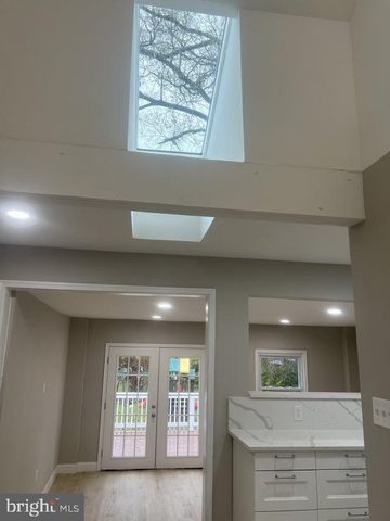 3 LAKECREST CIR, Greenbelt, MD 20770