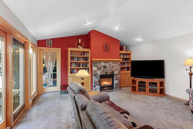 5050 REDBUD COURT, Green Bay, WI 54311