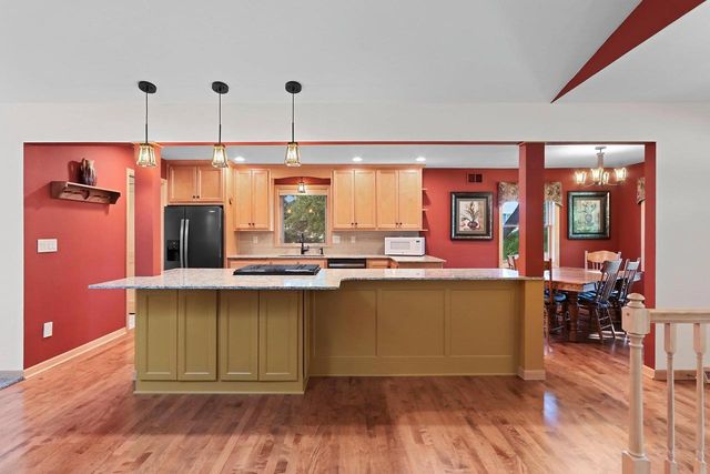5050 REDBUD COURT, Green Bay, WI 54311