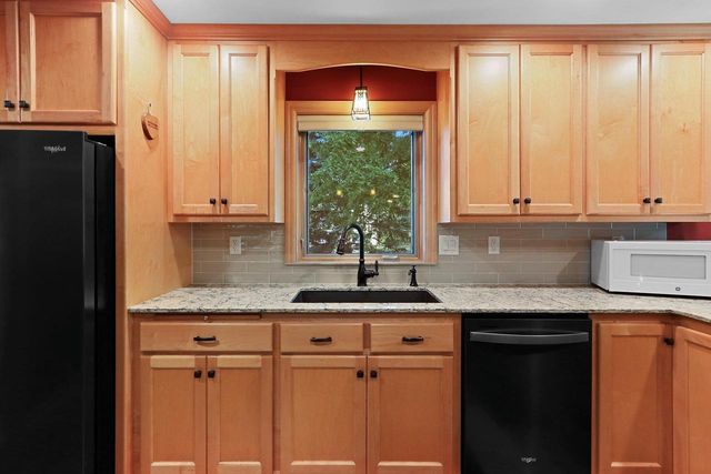 5050 REDBUD COURT, Green Bay, WI 54311