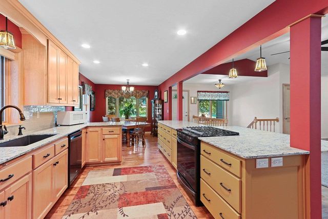 5050 REDBUD COURT, Green Bay, WI 54311