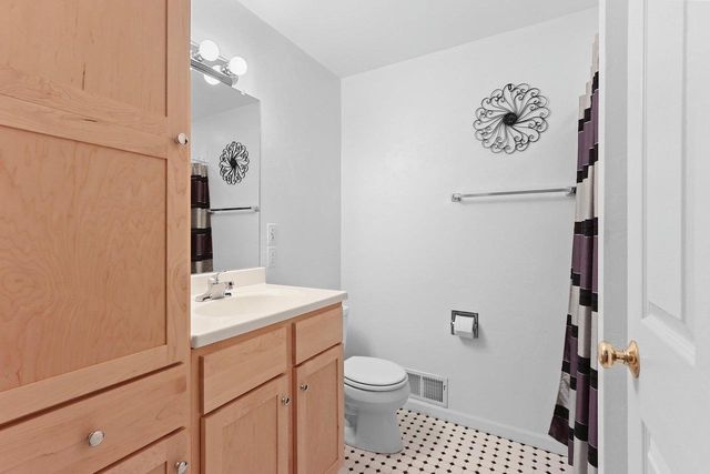 5050 REDBUD COURT, Green Bay, WI 54311