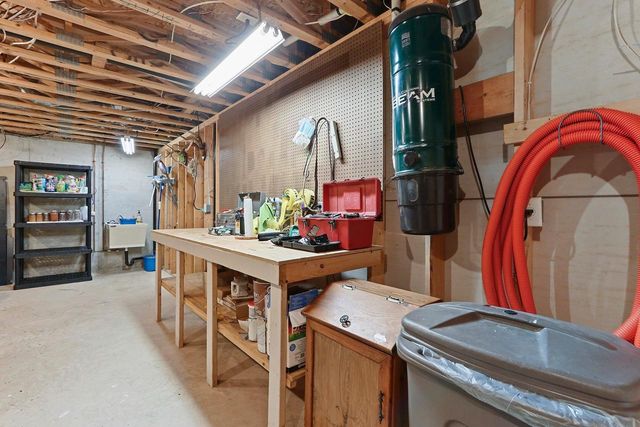 5050 REDBUD COURT, Green Bay, WI 54311
