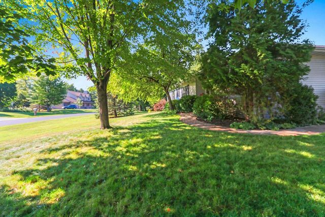 5050 REDBUD COURT, Green Bay, WI 54311